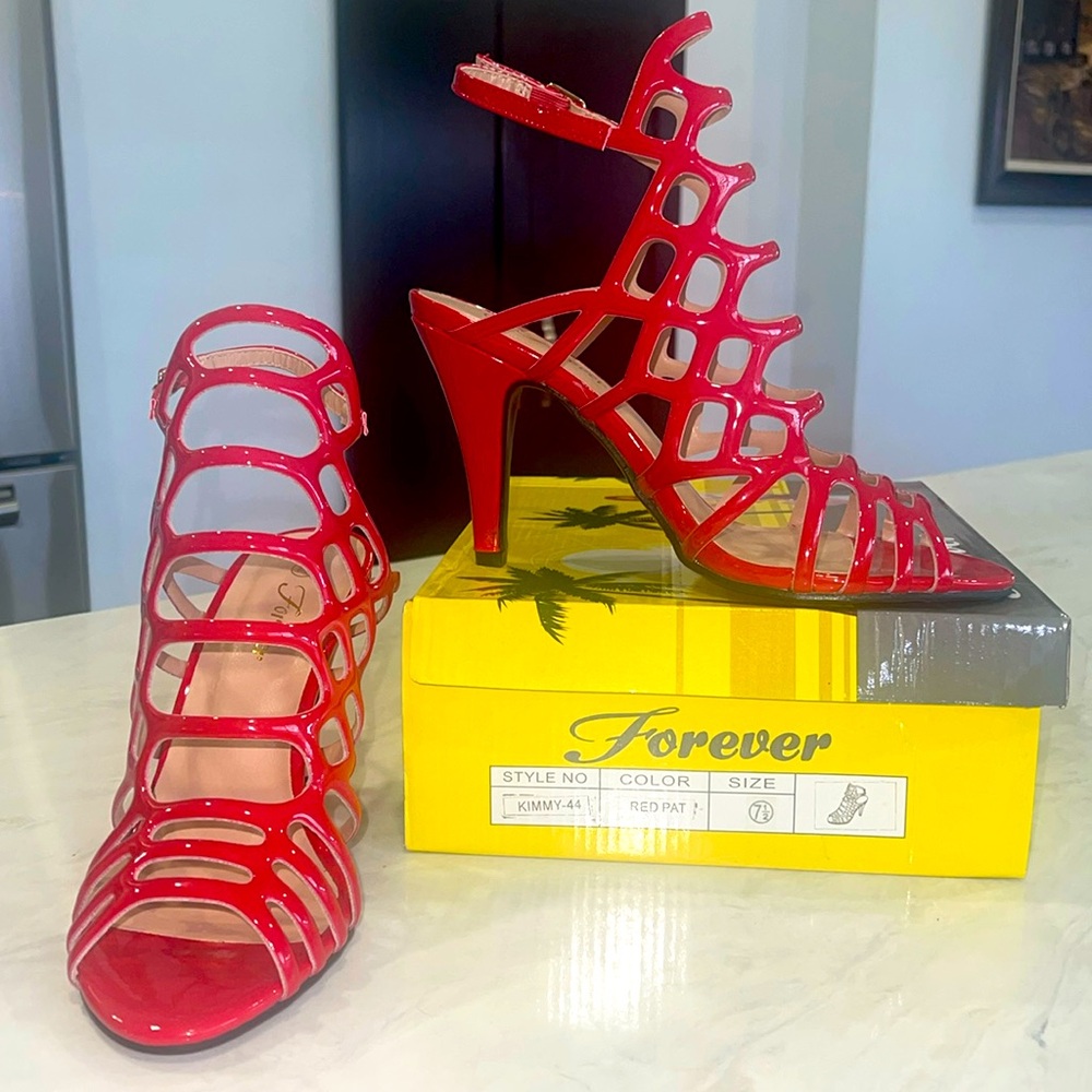 New!! ✨ “Forever” Women Strapped Red Patent High Heels 👠✨ Size 7.5